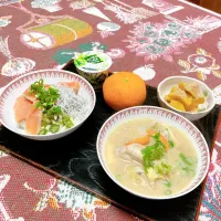 grandmaの晩ごはん☆ 今夜は粕汁とサーモン丼…カボチャ🎃の胡麻和えで頂きます|kaoriさん