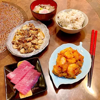 Snapdishの人気料理写真:麻婆豆腐と海老チリ