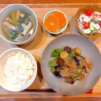 夜ご飯(ナスとピーマンの味噌炒め、マロニーサラダ、おまつなの油揚げの煮浸し、みかん)| cocomikaさん