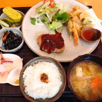 バランス定食(デミハンバーグ・海老のかき揚げ・お刺身他)|はるみさん