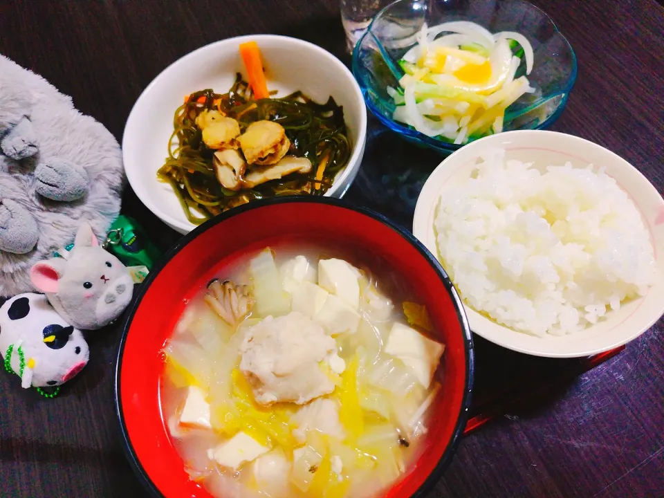 ごはん、白菜と鶏団子の春雨スープ、細切り昆布とベビーホタテの煮物、ミックス野菜サラダ|サトリさん
