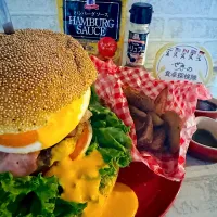 ハンバーグソース&トリュフソースのわんぱくバーガー🍔