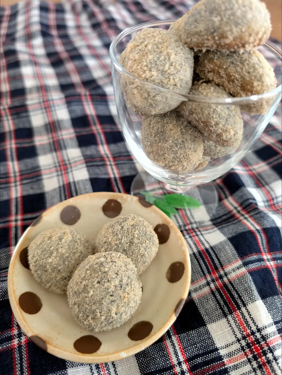 米粉の胡麻スノーボール|あっきさん