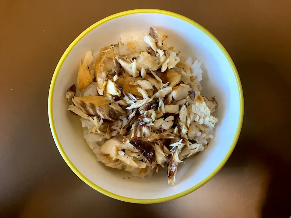 HOME さばの塩焼きほぐし丼|ばーさんさん