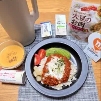 『大豆のお肉スライスで根菜キーマカレーと人参と赤かぶのポタージュ米糀ミルクと甘酒で』|seri-chanさん