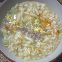 牛卵とじうどん|すくらんぶるえっぐさん