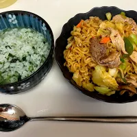 辛ラーメンの焼そばと七草粥|Hiroshi Kさん