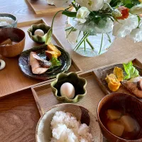 朝食　烏骨鶏卵の卵かけご飯|izunさん