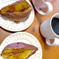 しっとり😍焼き芋🍠にシナモンと蜂蜜🍯で珈琲タイム|さくたえさん