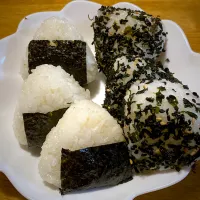 夫のおにぎり🍙弁当| もえさん