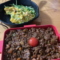 ドライカレーと豆苗卵弁当|ももちゃんのママさん