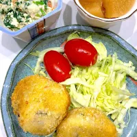 実家ご飯🩷コロッケ、白あえ、大根煮物|さくたえさん