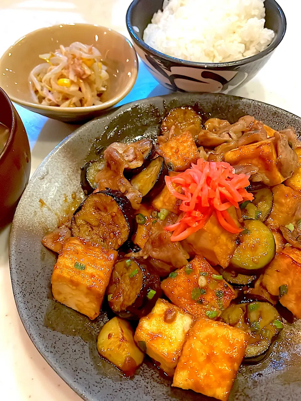おっさんご飯　厚揚げ🍆豚肉の炒め物　もやし大根サラダ　汁|ひげおやじさん