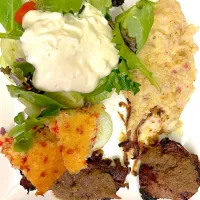 Garlic mashed potato steak salad and raspberry corn bread|Kareem Boogieさん