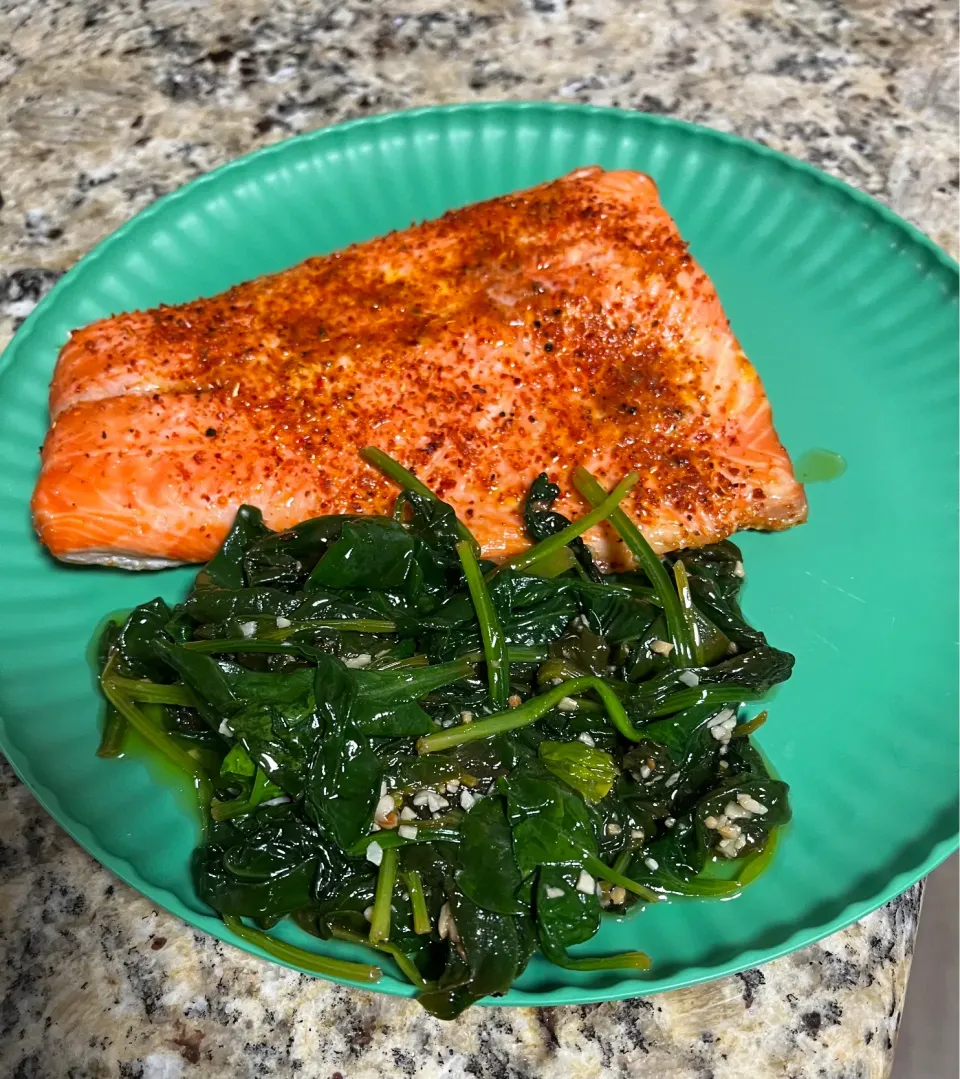Steelhead trout and fresh spinach|ReallyRosieさん