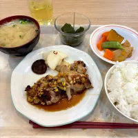 寮の晩ごはん😋|すかラインさん