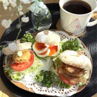 1/22❤︎うちカフェ☕️お昼ごはん
3種のちぎりパンサンド🥪

①黒豚焼肉サンド（お弁当残り物）
②半熟たまごサンド
③塩から揚げサンド

＊ グランディール京生ちぎりパン（プレーン）
＊ 黒豚焼肉
＊ 半熟たまご
＊ 塩から揚げ
＊ フリルレタス ＊コールスローキャベツ＊トマト|Makinsさん