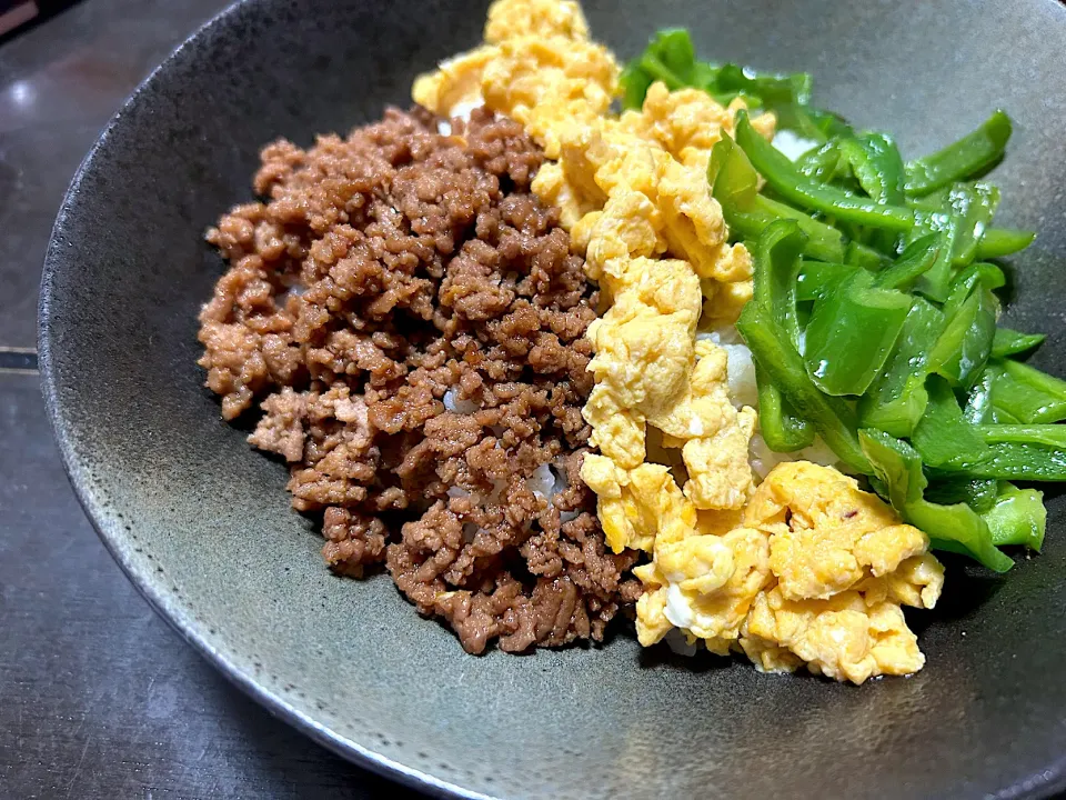 三色丼|ハルさん