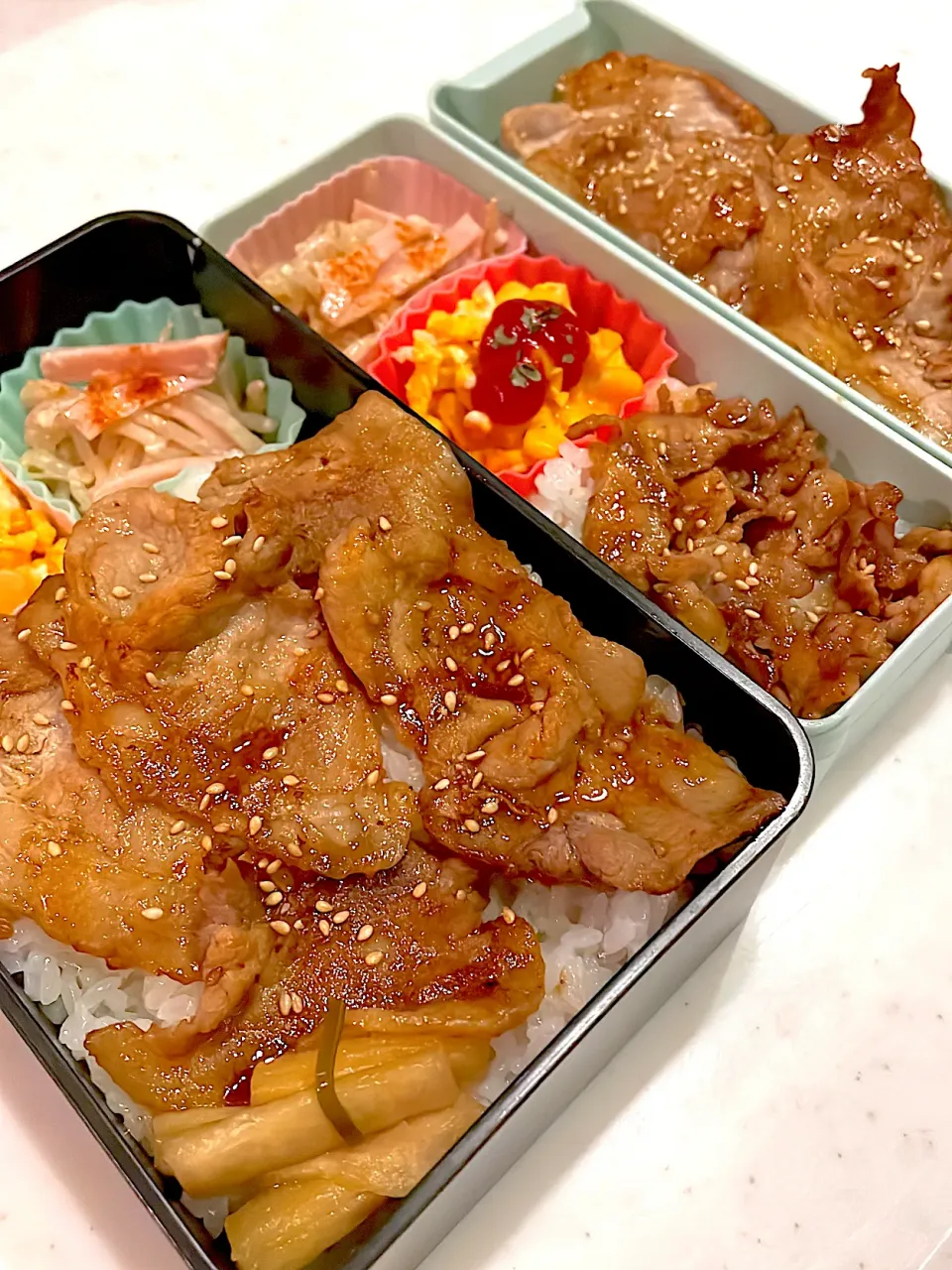おっさん弁当　卵焼き　もやしサラダ　焼き肉|ひげおやじさん