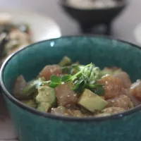 みそ漬けアヒポキ丼