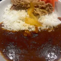 牛魯啝カレー©︎吉野家|須佐浩幸さん