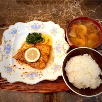 カジキマグロのレモンバターソテー|💍ごはん🍚さん