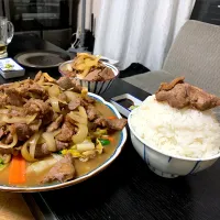 ジンギスカンと日本昔ばなし盛りご飯🍚|がおりんさん