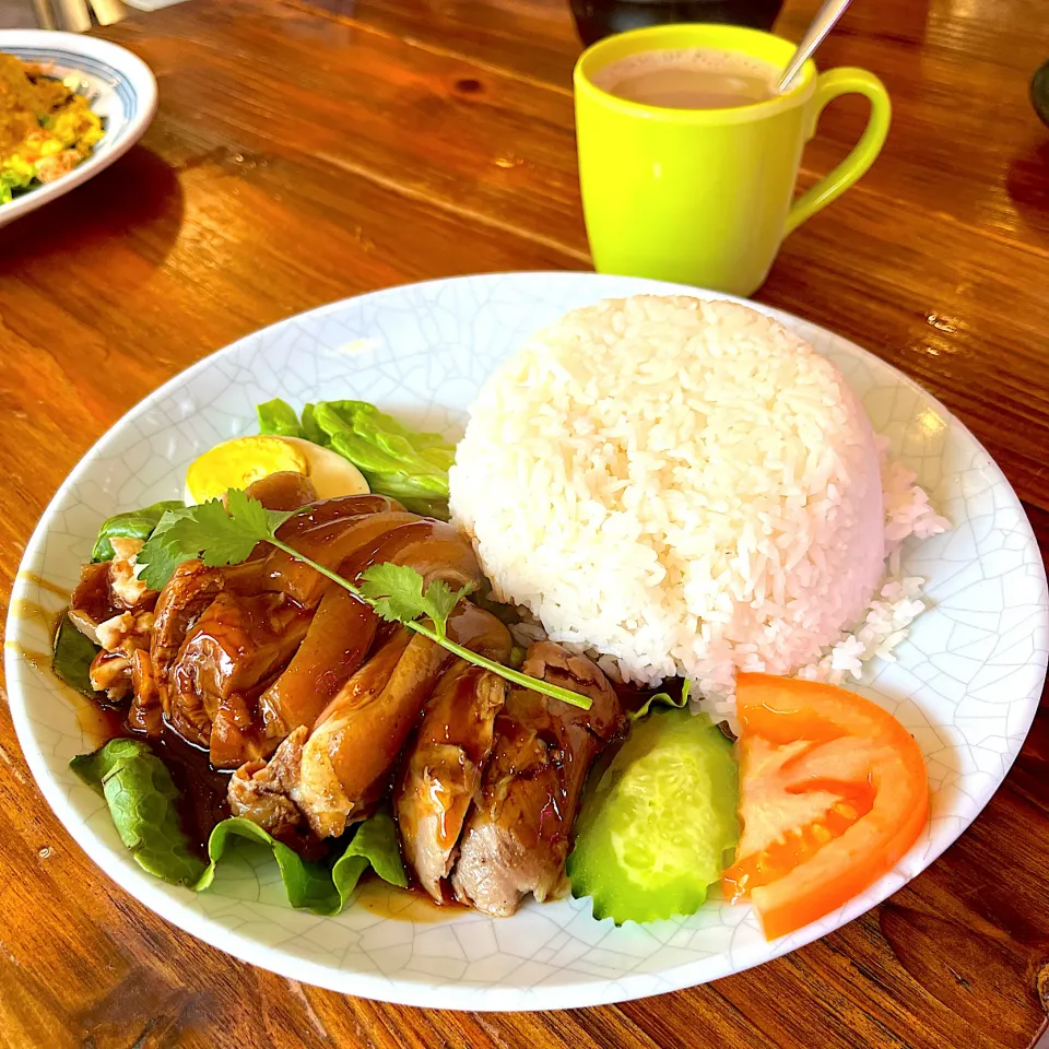 Thai style braised pork trotters with rice|skyblueさん