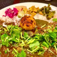 スパイスカレー🍛カメムシソウ仕立て🌿|にゃあ（芸名）さん