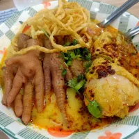 Northern-Style Noodles w/ Chicken Curry Plus Chicken Feet aka Khao Soi Gai (ข้าวซอยไก่) 🐔🤤|An'leeさん