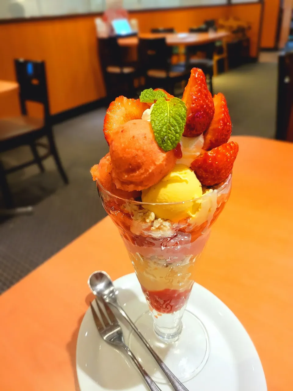 あまおうパフェ|モコさん