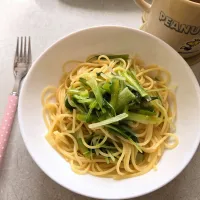 息子作:水菜とかぶの葉のゆず胡椒パスタ|バンビさん