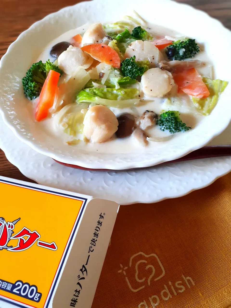 味はバターで決まります！ホタテと冬野菜のクリーム煮です😊|fumfumさん