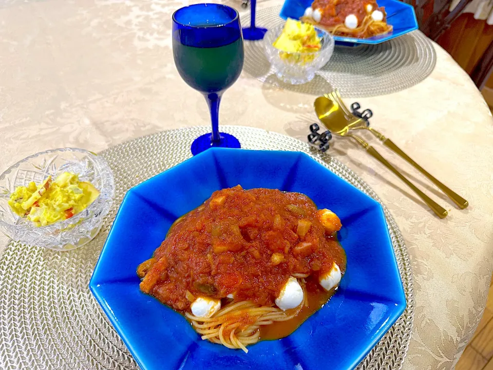 前夜のチキンのトマト煮込みのソースを使ってパスタDinner🍝|Seikoさん