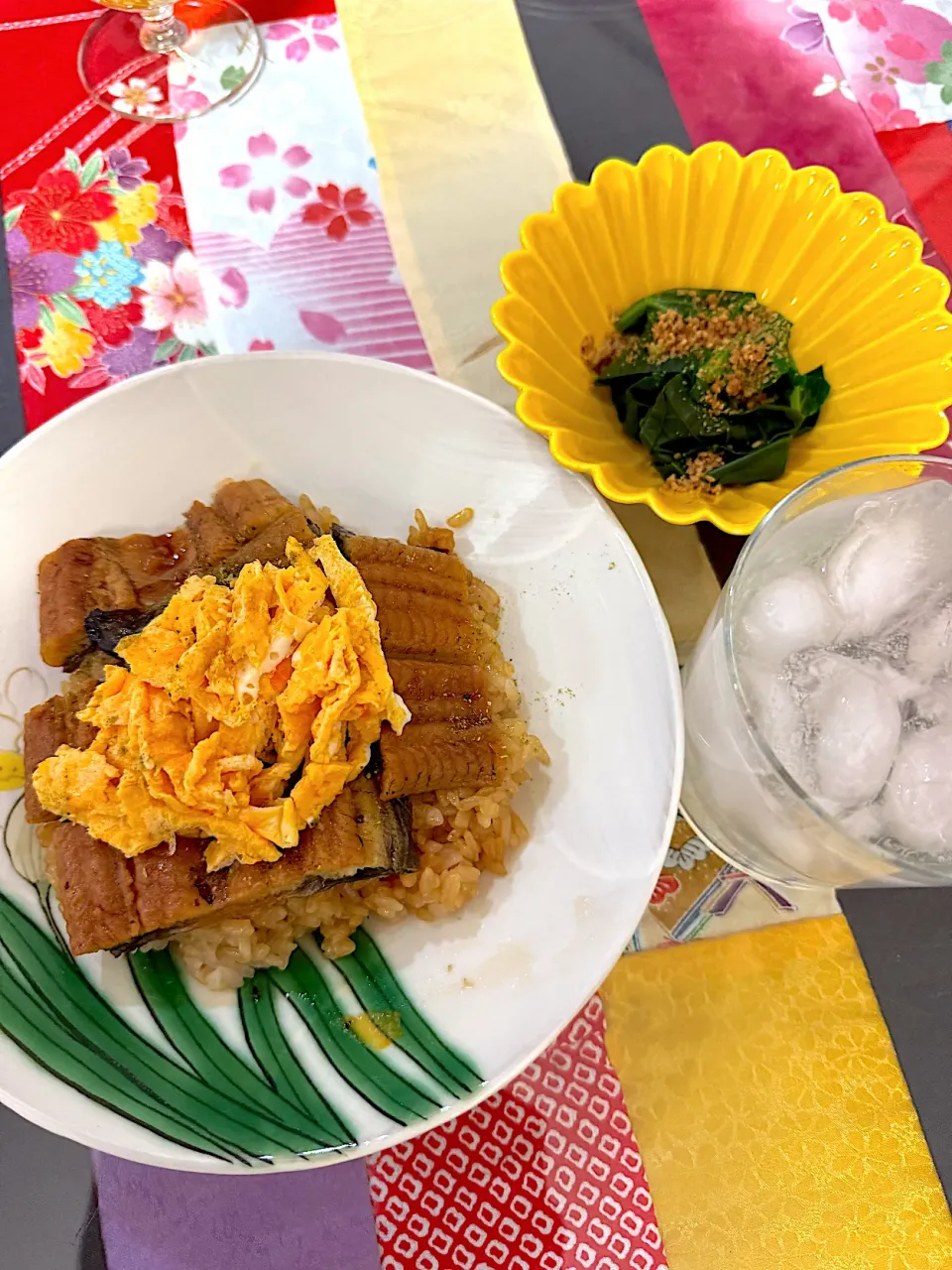 うなぎの蒸籠蒸丼と小松菜胡麻和え|プクママさん