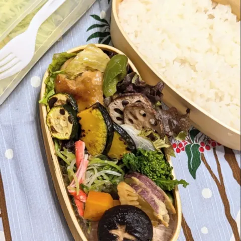 「プラス糀 生塩糀パウダー黒胡椒ブレンド150g」を使ってみたSnapdishの料理・レシピ写真:本日のお弁当〜鶏振りそでとキャベツの味噌炒め弁当