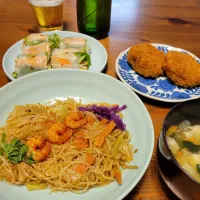 お惣菜生活（DAY２）
タイ風ビーフン
生春巻き（エビ）
コロッケ
みそ汁（フリーズドドライ）|あんさん