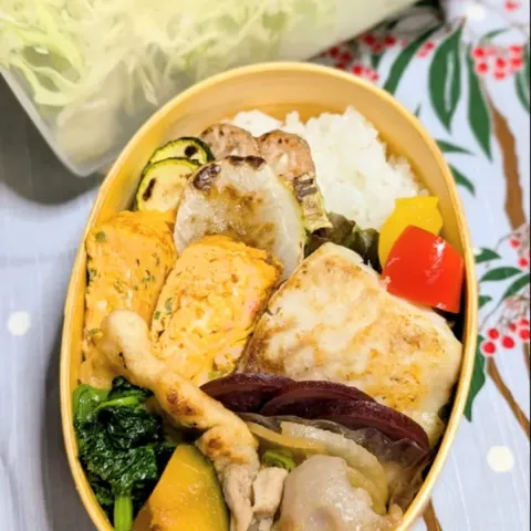「プラス糀 生塩糀パウダー黒胡椒ブレンド150g」を使ってみたSnapdishの料理・レシピ写真:本日のお弁当〜平目のムニエル弁当