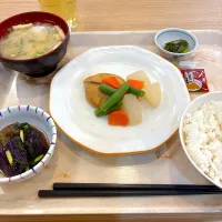 寮の朝ごはん😋| すかラインさん