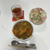 晩御飯☆ポークカレー☆カニカマとかいわれのマヨからサラダ|Saharaさん