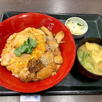 炙り鶏あいがけ親子丼|しのぶさん