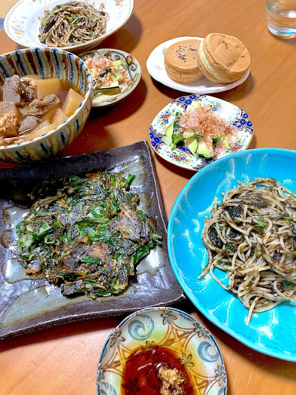 平野レミさんのりのりパスタ♡ニラチヂミ♡大根の煮物♡ズッキーニのおかかサラダ♡頂き物の回転焼き|さくたえさん