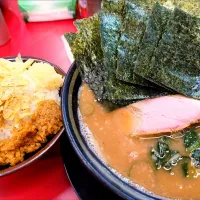 【食べログ TOP 5000】 
IEKEI _ TOKYO 王道家直系 
ラーメン (900円、麺柔らかめ/ 味すごく薄め/油少なめ) 
－麺少なめ 
＋海苔 (5枚、麺少なめサービス) ＋ライス (150円) 
＋ちょこっと薬味ネギ 
(Xフォロワーサービス無料)
@末広町2分 
(JR御徒町駅から徒歩5分)
25029
〈醤14塩5噌󠄀4タ1昆2出1F2冷0〉
|大脇さん