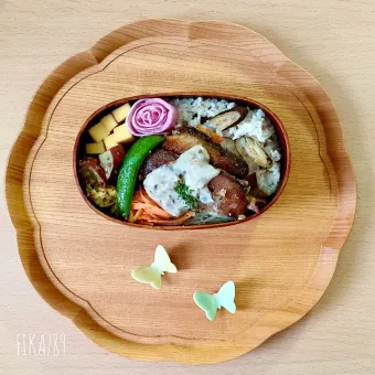 Snapdishの人気料理写真:にしんの竜田揚げ まいたけソースのっけ弁当