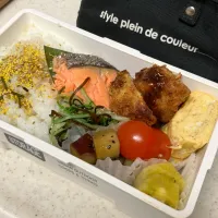 鮭とコロッケのお弁当|たんぽぽさん