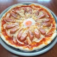 ホワイトソースビスマルクソーセージピザ😂🍕