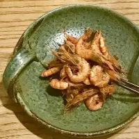 「エビの塩茹でde晩酌スタート🦐🍺」
味噌をチューチュー吸って 皮を剥いても良し  そのまま 頭から噛み砕いても良し！