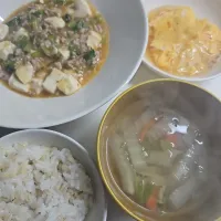 ☆夕飯☆麻婆豆腐、カニカマ玉、ごはん、中華スープ|ｼｮｺﾗさん