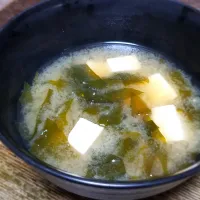 パパ作👨豆腐とわかめの味噌汁|ぱんだのままんさん