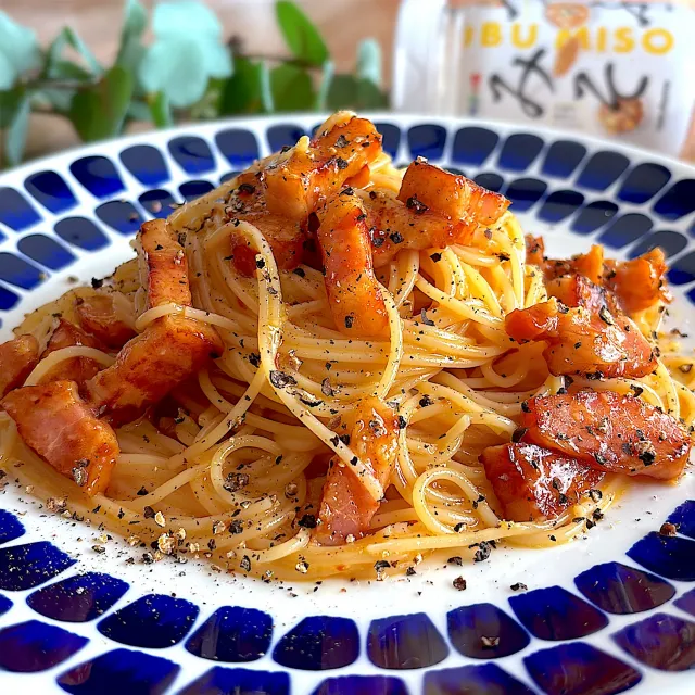 Snapdishの料理・レシピ写真:つぶみそカルボナーラ｜【つぶみそ】をかけるだけで、料理の楽しさが急上昇！かけたい時が「みそ変」チャンス！